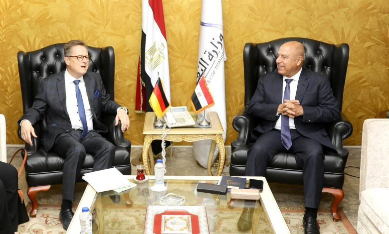القطار الكهربائي السريع