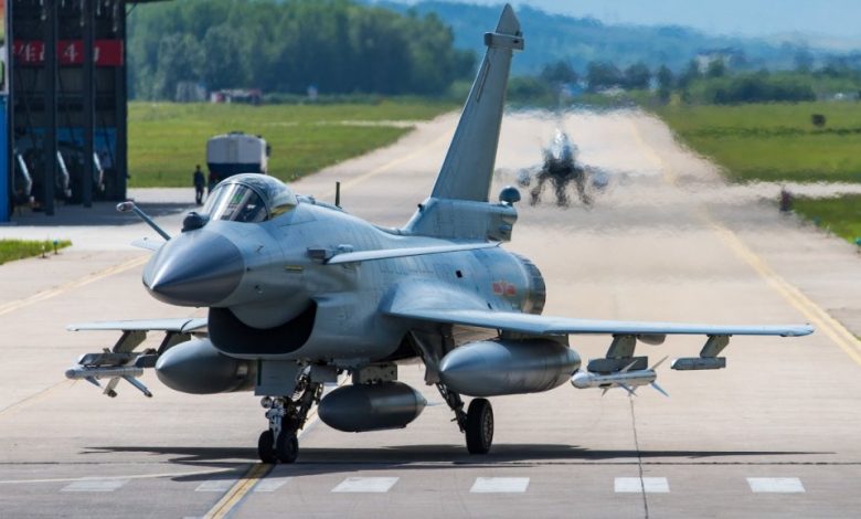 لعميل مجهول.. المقاتلة الصينية J-10C تظهر برادار جديد وصواريخ بعيدة المدى