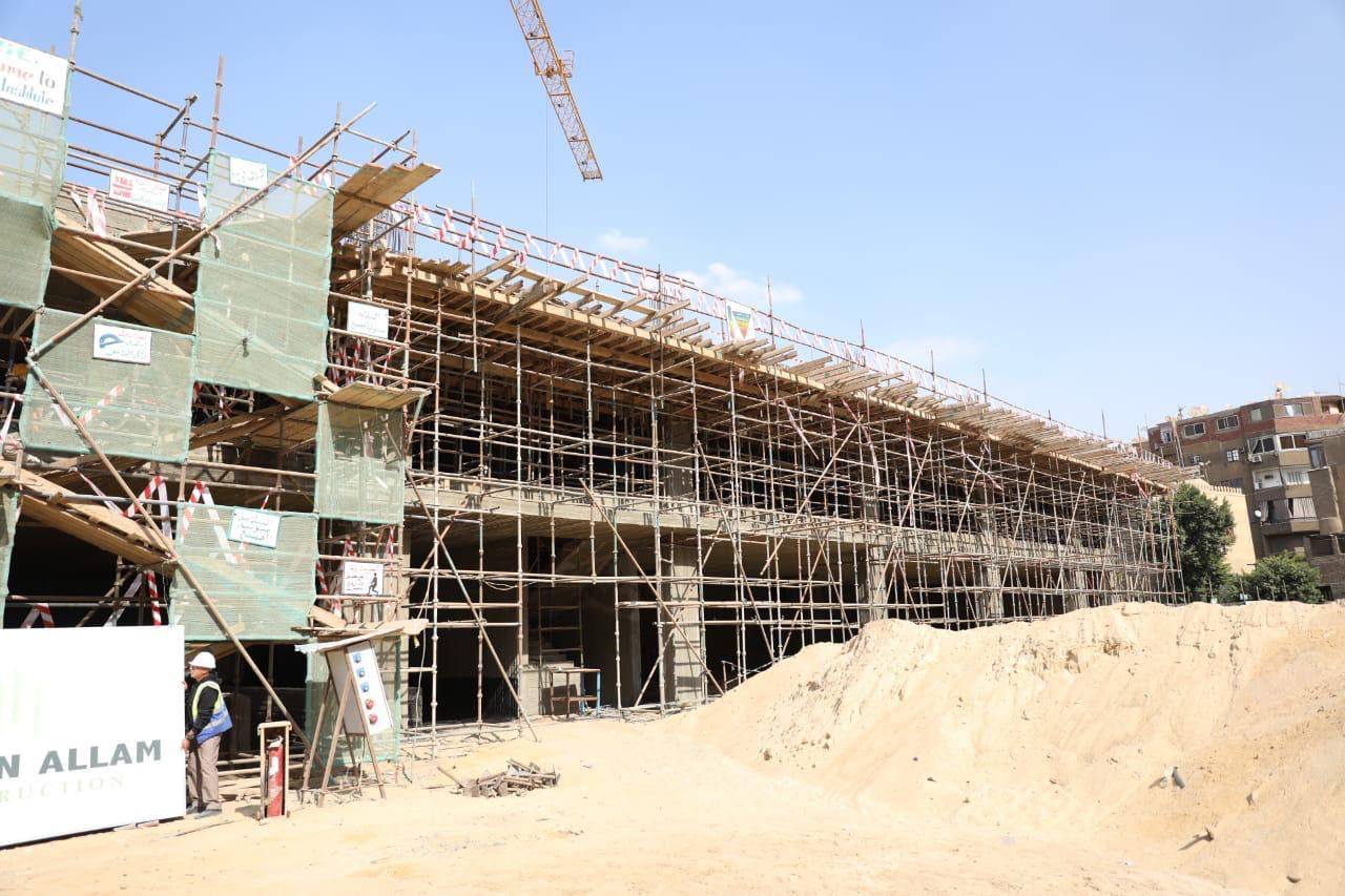 The Minister of Health inspects the construction of the main expansion building of the Nasser Institute Hospital, with a capacity of 600 beds