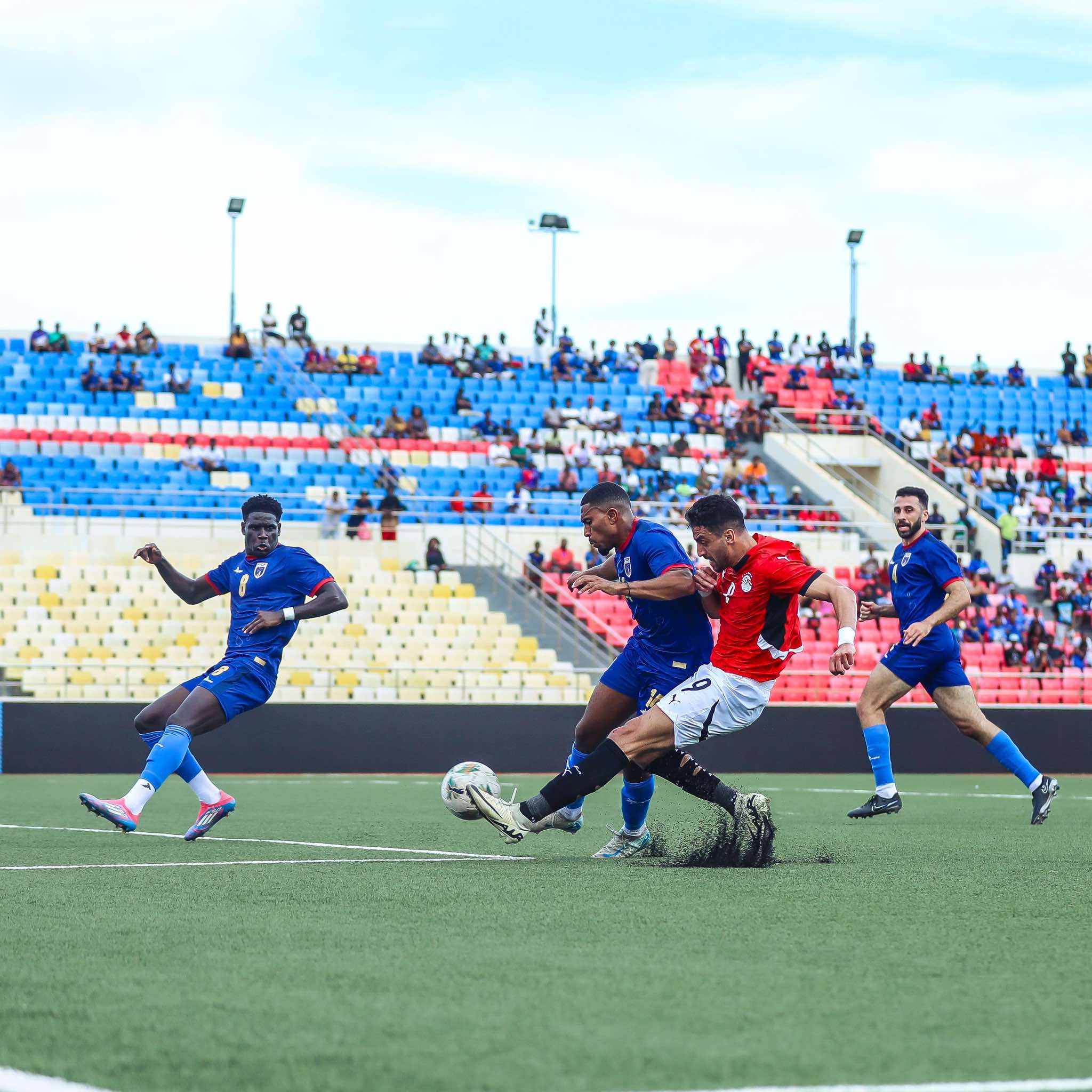 طاهر محمد طاهر لاعب منتخب مصر