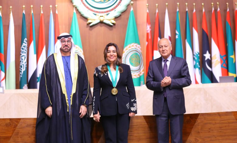 منال عوض