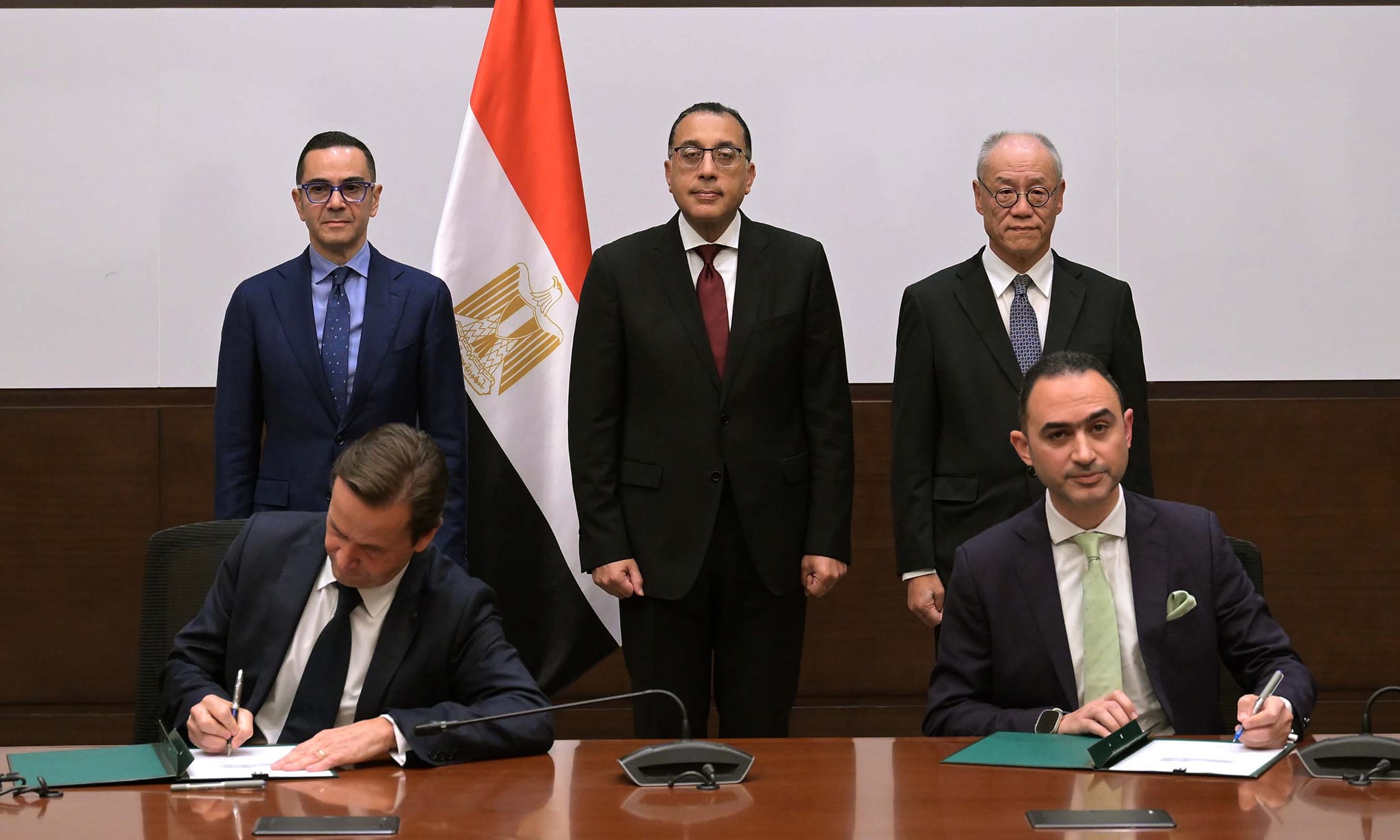"نيسان مصر" توقع عقد تصنيع طراز ثالث باستثمارات 45 مليون دولار
