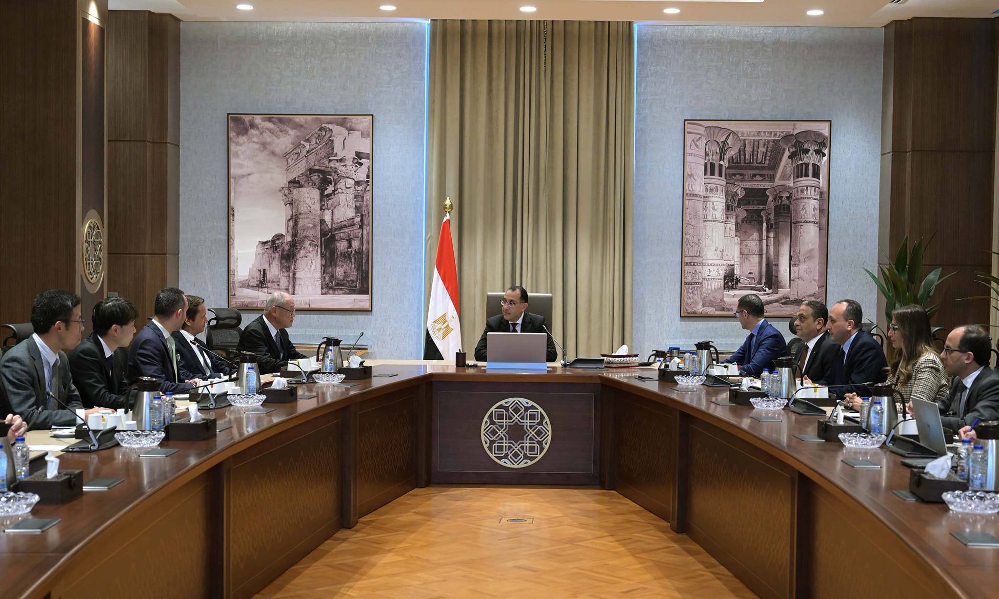 اجتماع رئيس مجلس الوزراء ووفد نيسان