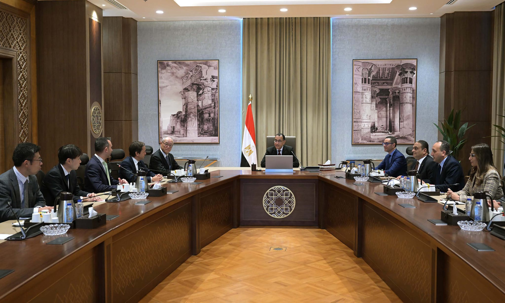 اجتماع رئيس مجلس الوزراء ووفد نيسان
