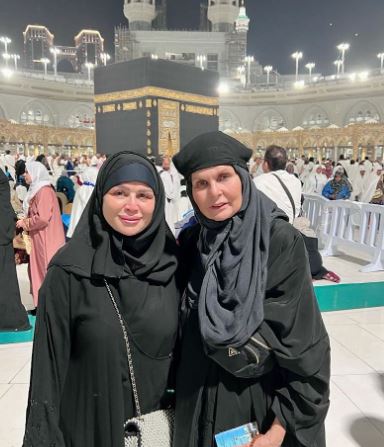 النشرة الفنية.. طليقة نبيل الحلفاوي تحضر جنازته ويسرا بالنقاب أمام الكعبة وإدوار يتعرض لشلل بالمعدة