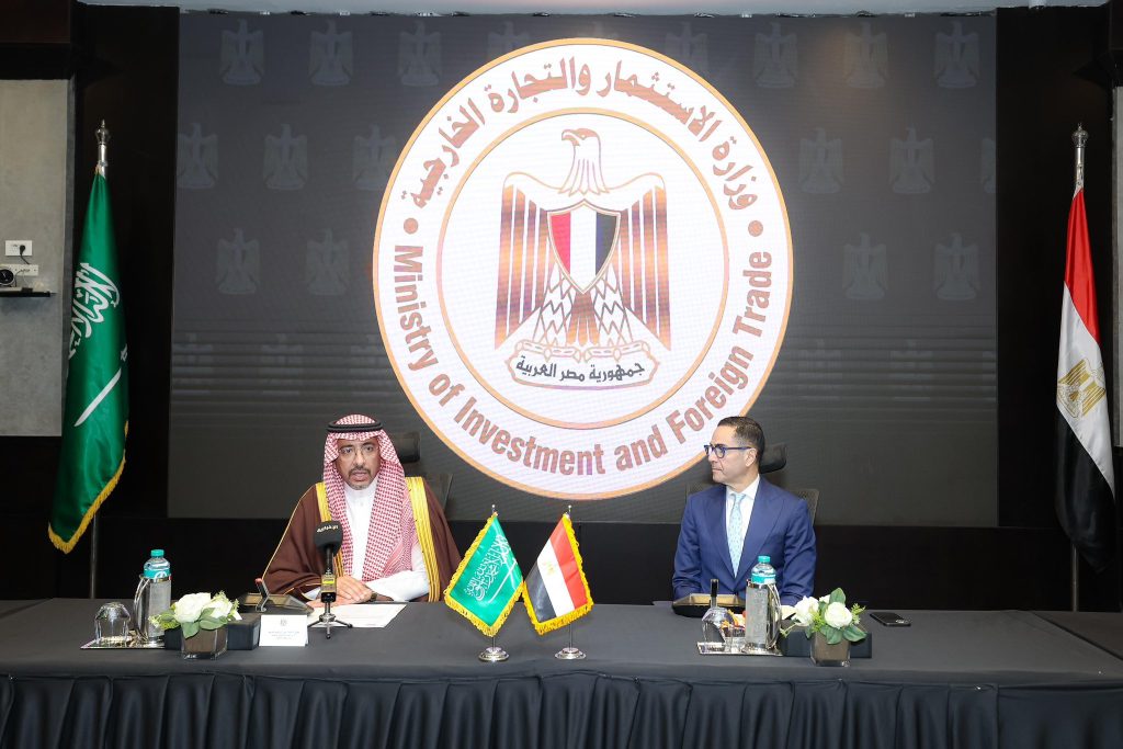 وزير الصناعة السعودي مع وزير الاستثمار المصري