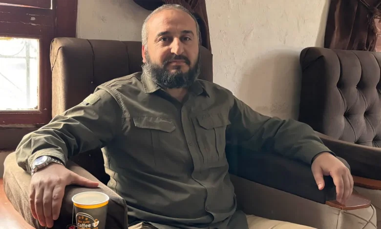 حوار مع القائد العسكري لأسياد سوريا الجدد.. هل يستطيع الإسلاميون السوريون قيادة أمة موحدة؟