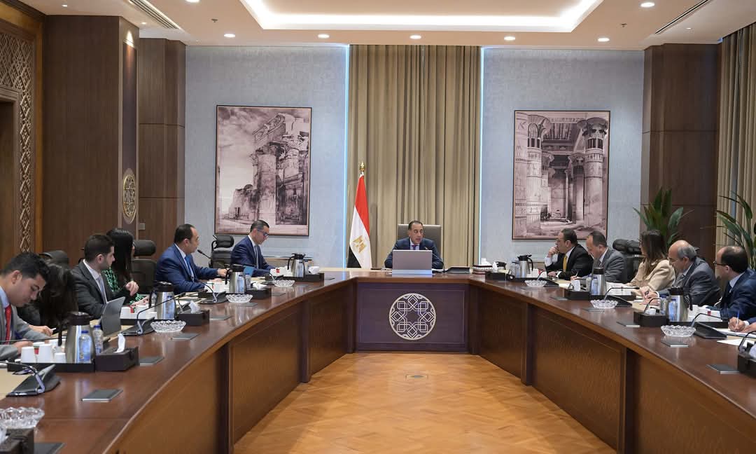 مدبولي يتابع مستجدات طرح شركات القوات المسلحة