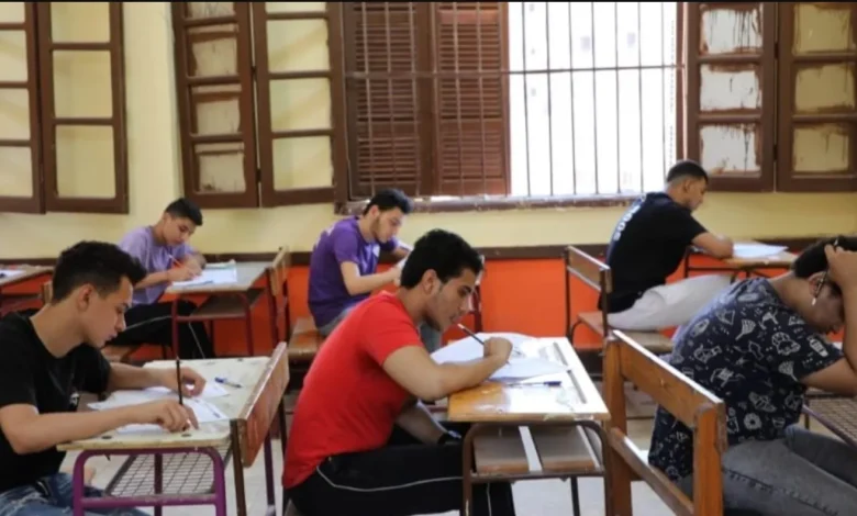 رابط نتيجة الصف الثاني الثانوي 2025.. بالاسم ورقم الجلوس - صورة أرشيفية