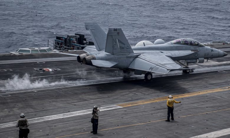 سقوط طائرة F-18