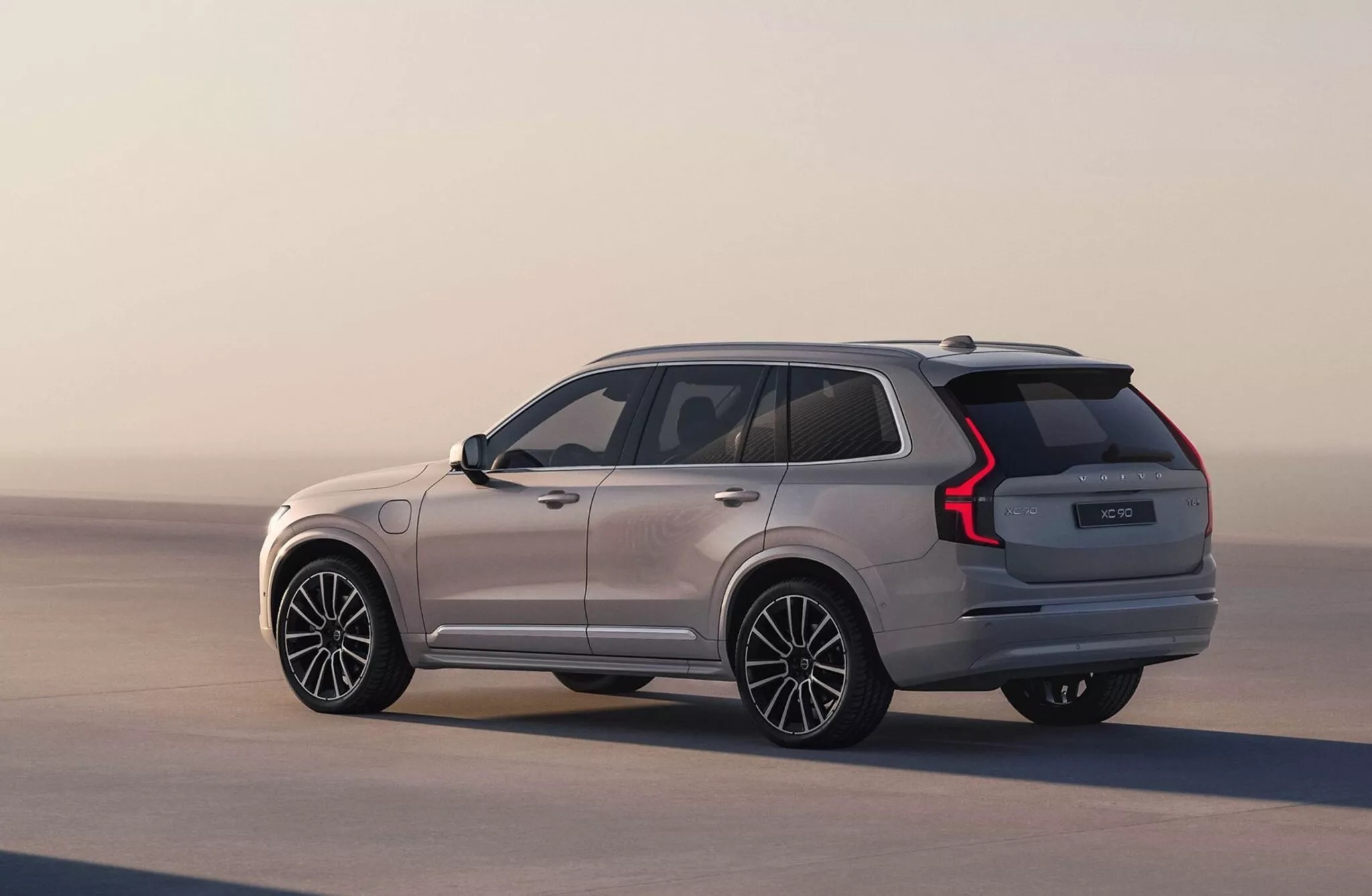 فولفو XC90 2025