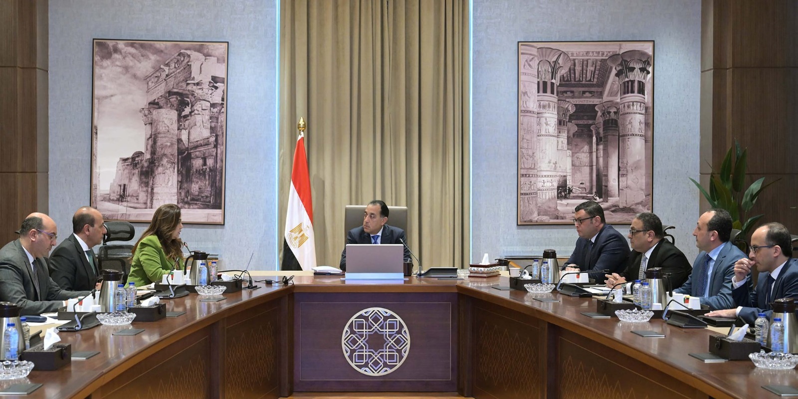 رئيس الوزراء ووزيرة التنمية المحلية