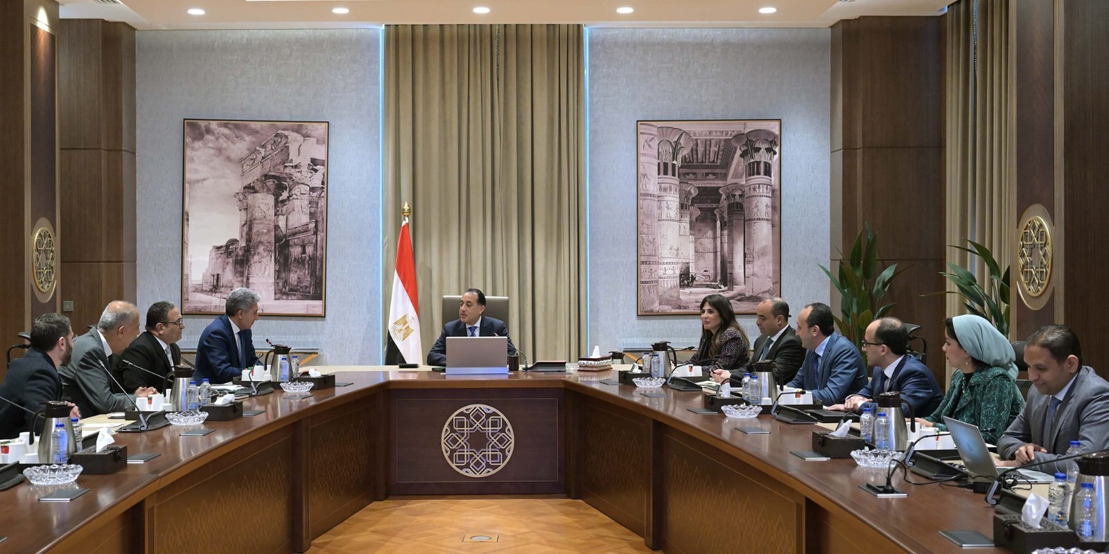 اجتماع رئيس الوزراء ووزير السياحة