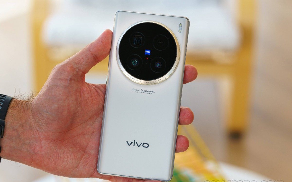 تسريبات جديدة عن هاتف Vivo X200S| بكاميرا بيريسكوب للتقريب البصري