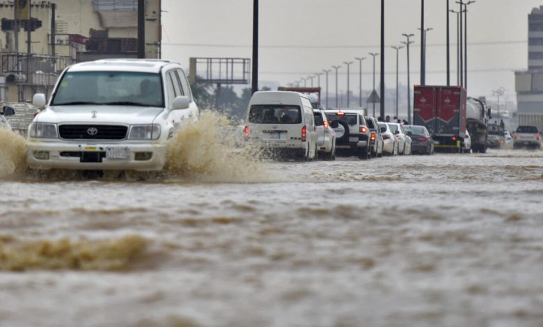 حالة الطقس اليوم الجمعة 14–2-2025 في السعودية| أمطار رعدية وسيول تغرق المملكة