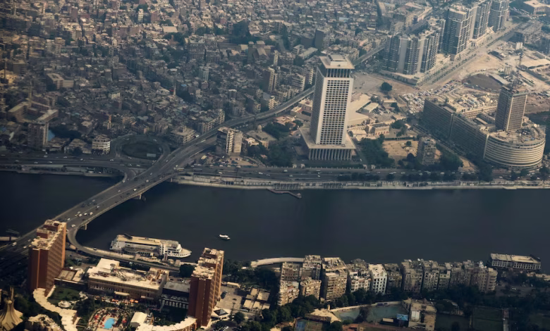  القطاع الخاص غير النفطي في مصر، نمو مؤشر مديري المشتريات، S&P Global، التعافي الاقتصادي، ضغوط التكلفة، توقعات الأعمال، ديفيد أوين، الاستقرار الجيوسياسي، ظروف السوق المحلية، اتجاهات التضخم.
