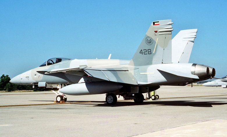 مقاتلات F-18
