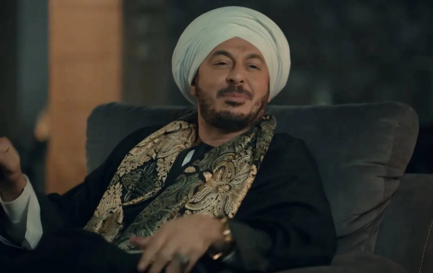 مسلسل حكيم باشا الحلقة 4.. رد فعل مصطفى شعبان على استقبال ابنه من غزل
