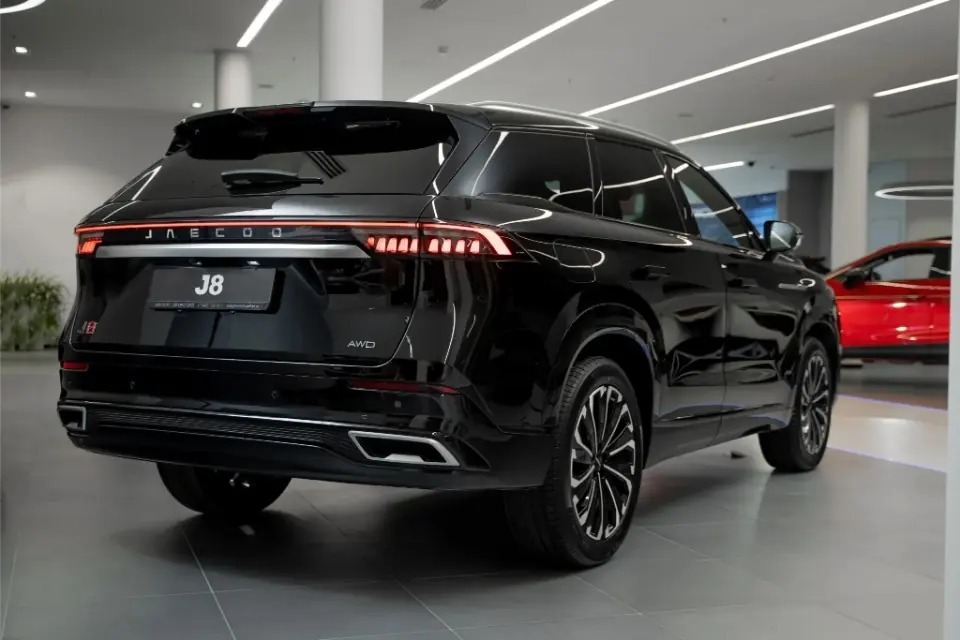 جايكو J8