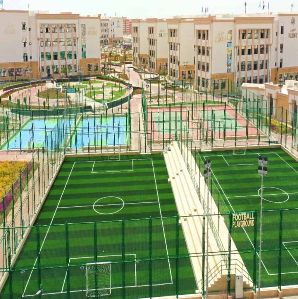 ملعب بجامعة الإسماعيلية الجديدة الأهلية