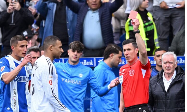 طرد مبابي من مباراة ريال مدريد ضد ألافيس