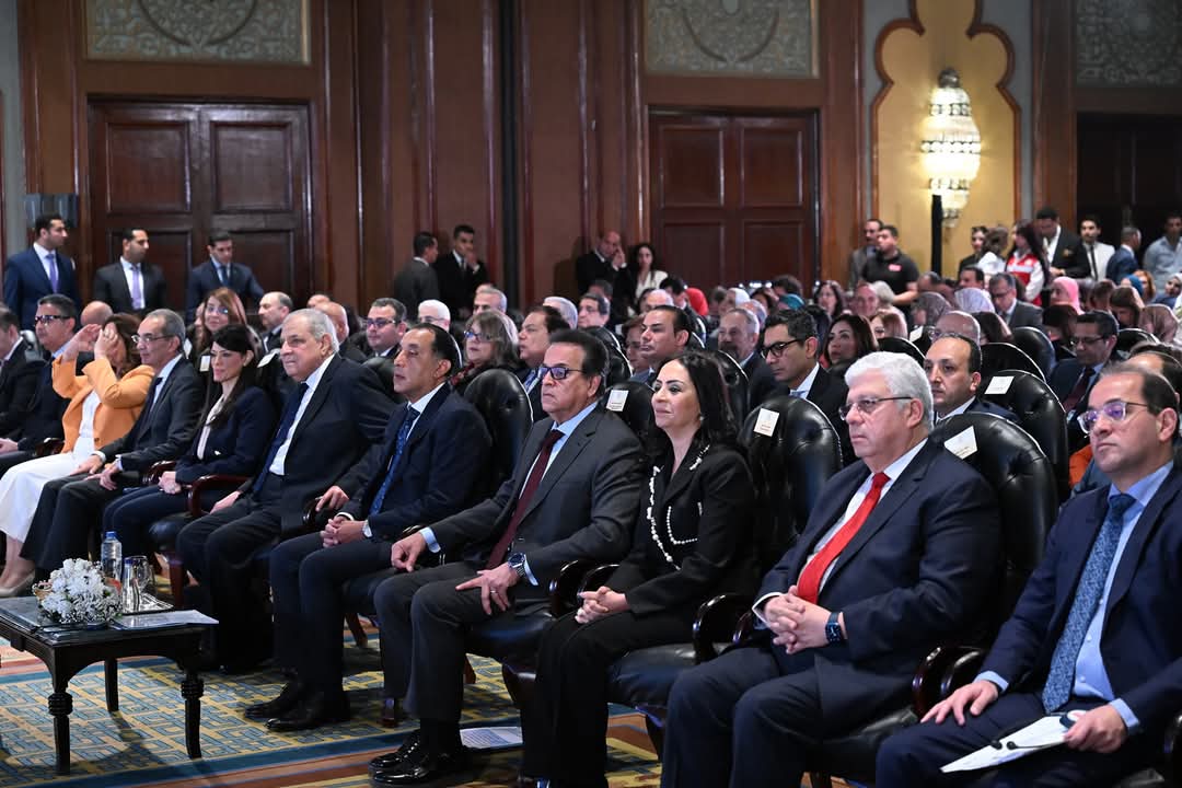 الدكتور مصطفى مدبولي رئيس مجلس الوزراء وبعض الوزراء