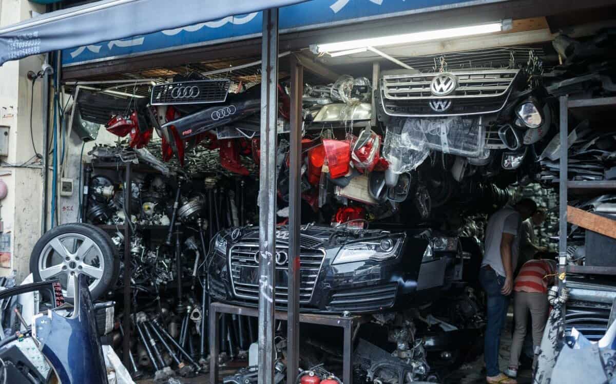 قطع غيار سيارات