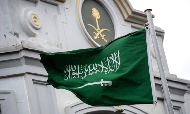 العمالة المنزلية