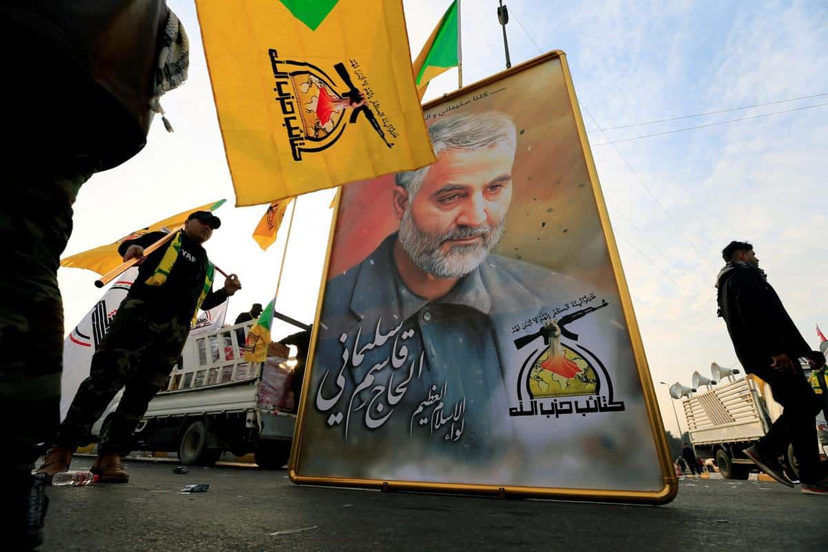 معسكرات لتدريب فلول الأسد بالعراق..هل تنجح خطة إيران لاستعادة النفوذ المفقود في سوريا؟
