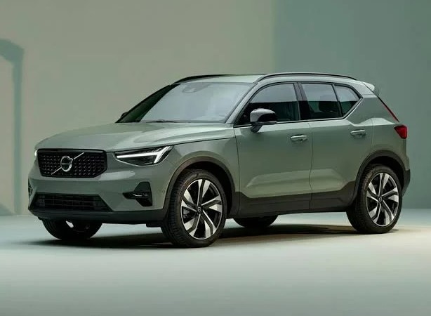 فولفو Volvo XC40 موديل 2025