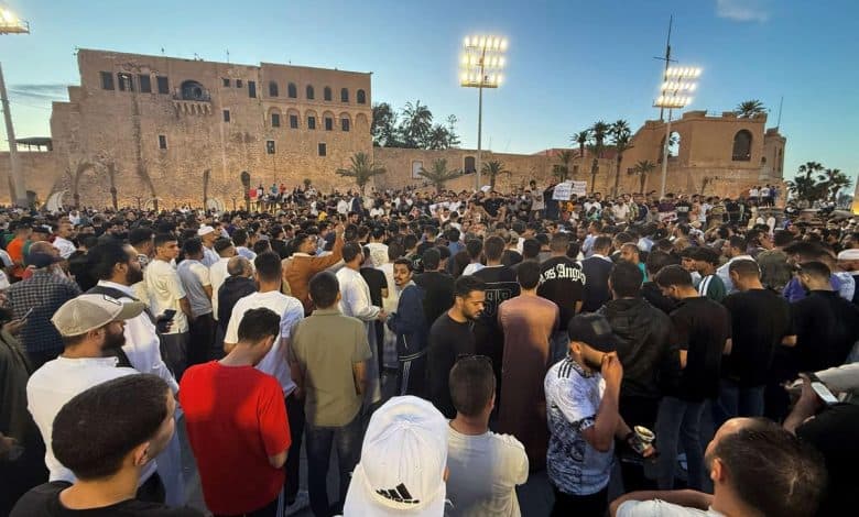 بوعزيزي جديد يشعل العضب في ليبيا..ماذا حدث في طرابلس | شاهد