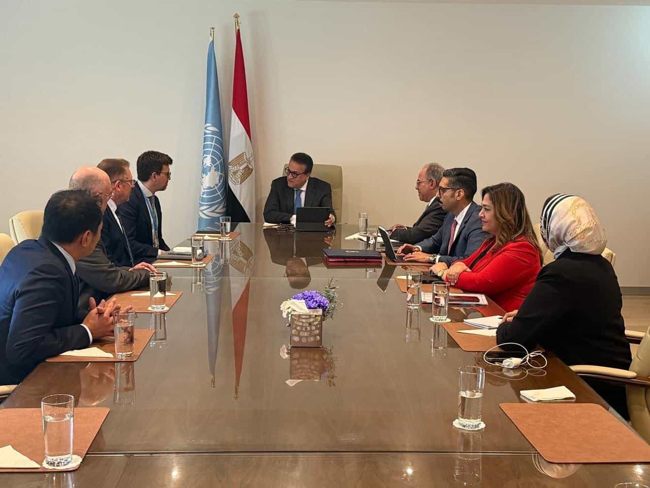 وزير الصحة يلتقي مدير شركة GE للرعاية الصحية لتعزيز التعاون في التصنيع المحلي ونقل التكنولوجيا