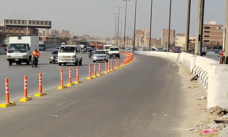 ميكروباص السيرفيس على الطريق الدائري