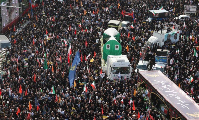 60 نعشاً تهز طهران..كيف ودعت إيران قادتها وعلماءها ضحايا الحرب مع إسرائيل؟