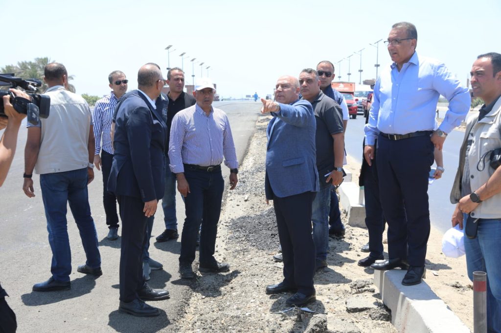 جانب من الجولة التفقدية لوزير النقل بالطريق الدائري الإقليمي