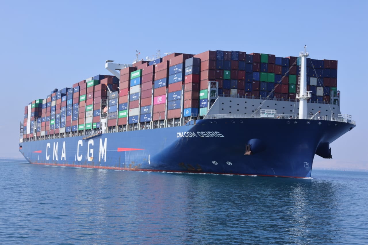 عبور سفينة الحاويات CMA CGM OSIRIS من قناة السويس