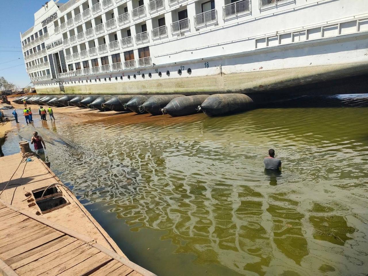 رفع فندق عائم ببحيرة ناصر
