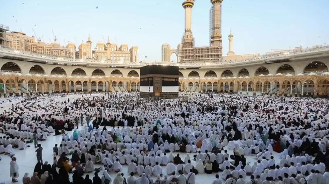 أداء العمرة في أي وقت
