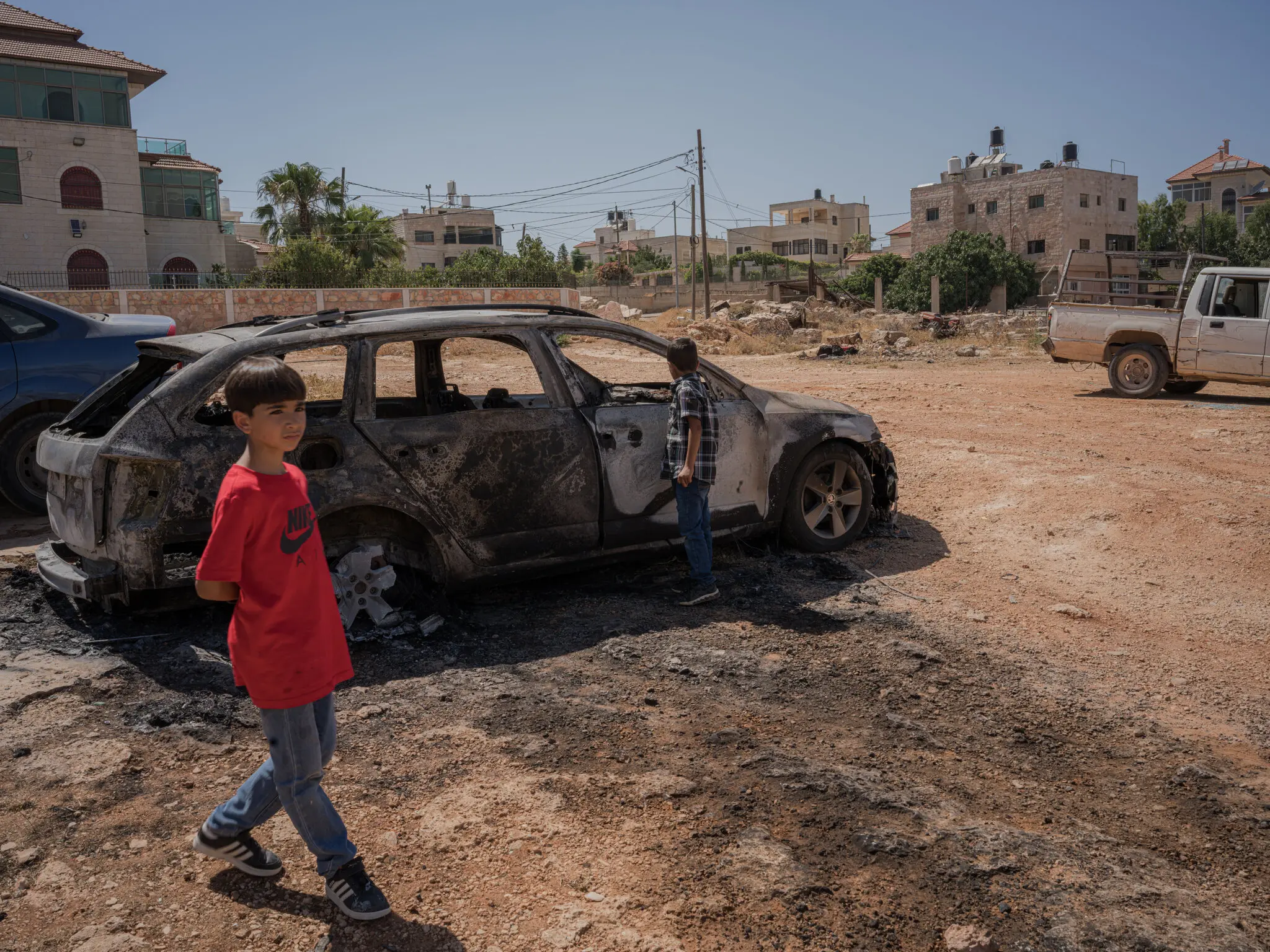 عنيفة المستوطنين الإسرائيليين والجيش