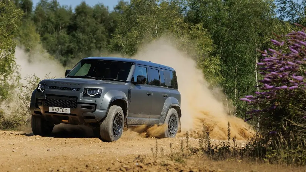Land Rover Defender موديل 2026