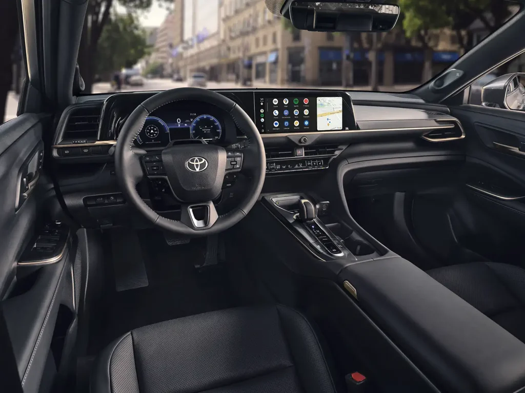 Toyota Crown موديل 2025