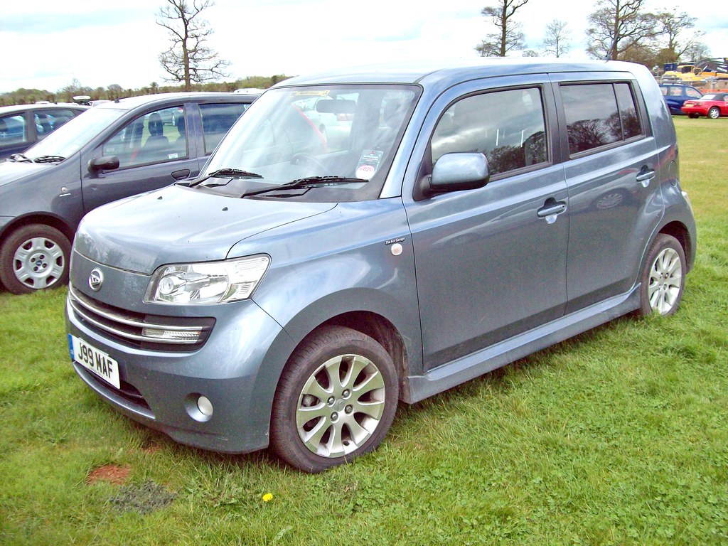 Daihatsu Materia موديل 2007