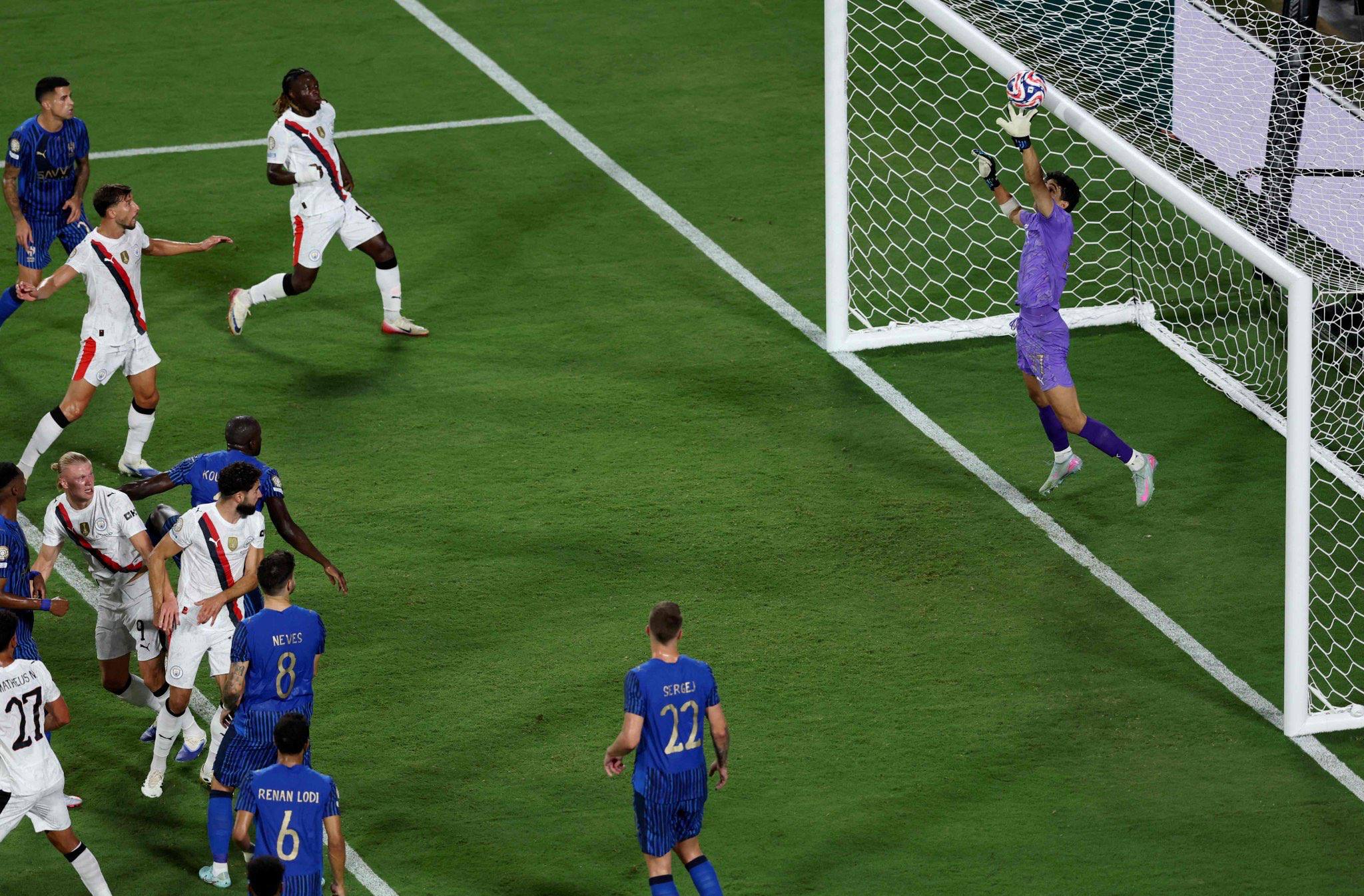 الهلال مانشستر سيتي كأس العالم للأندية ياسين بونو بيرناردو سيلفا