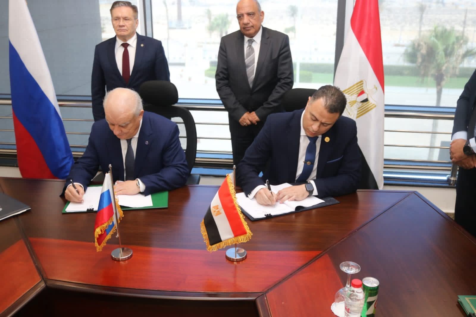 رئيس هيئة المحطات النووية المصري ورئيس شركة آتوم ستروى إكسبورت الروسي