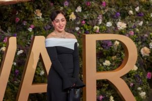 تتويج هتان السيف بجائزة joy awards