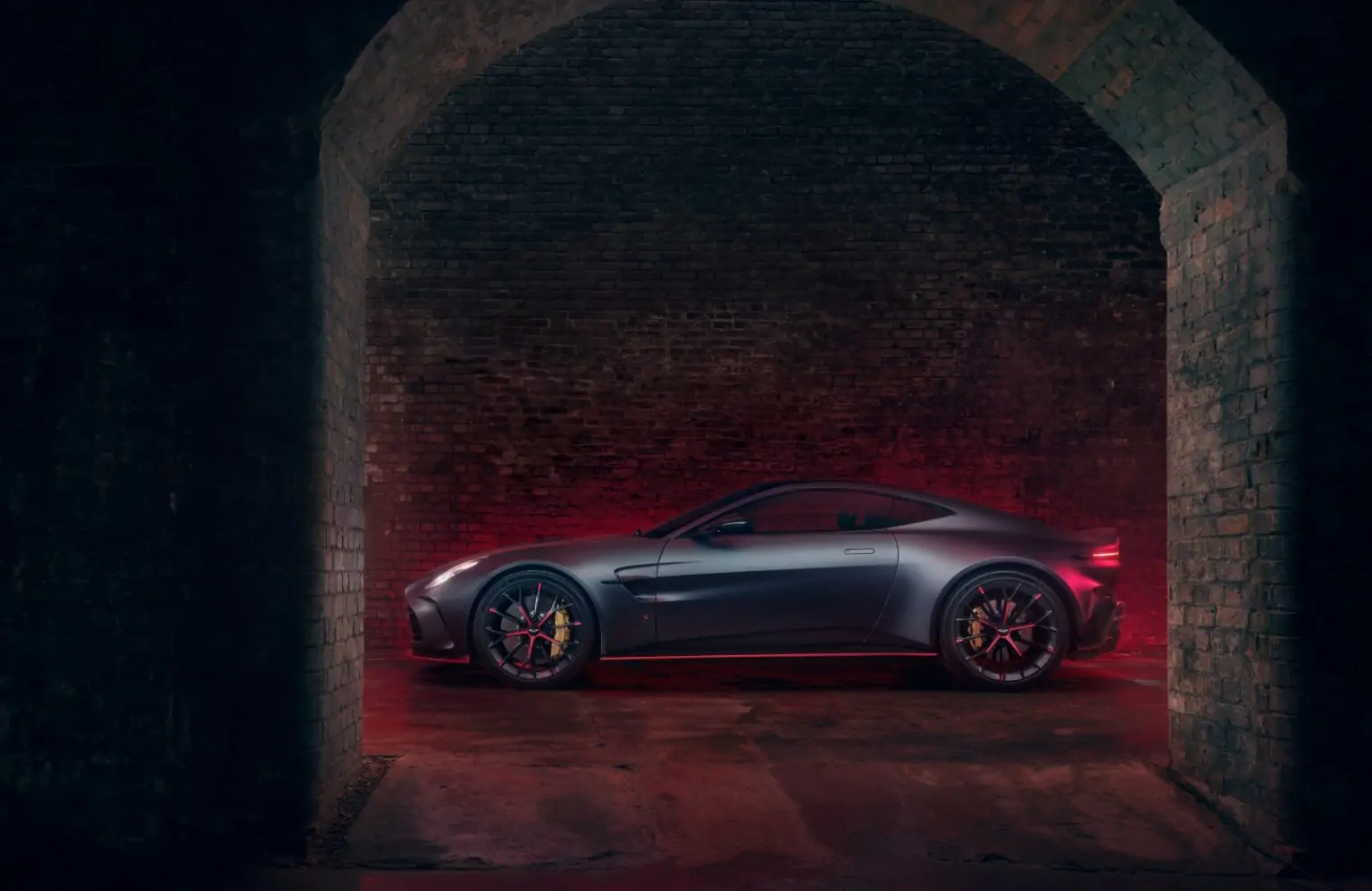 Aston Martin Vantage S موديل 2026