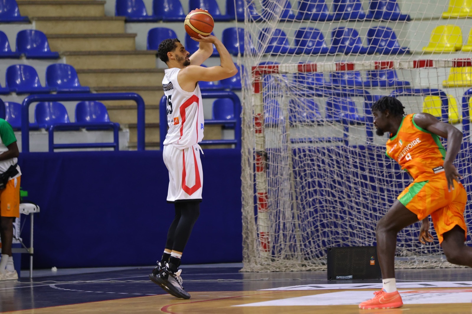 إسماعيل مسعود لاعب منتخب السلة