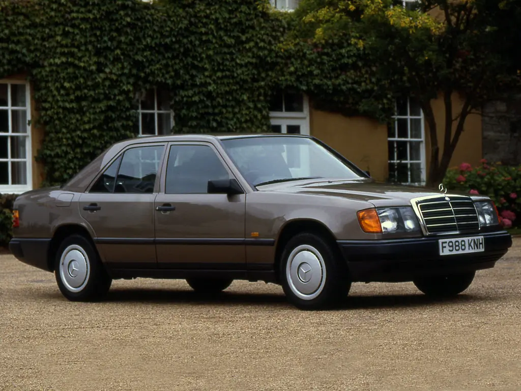 Mercedes E200 موديل 1985