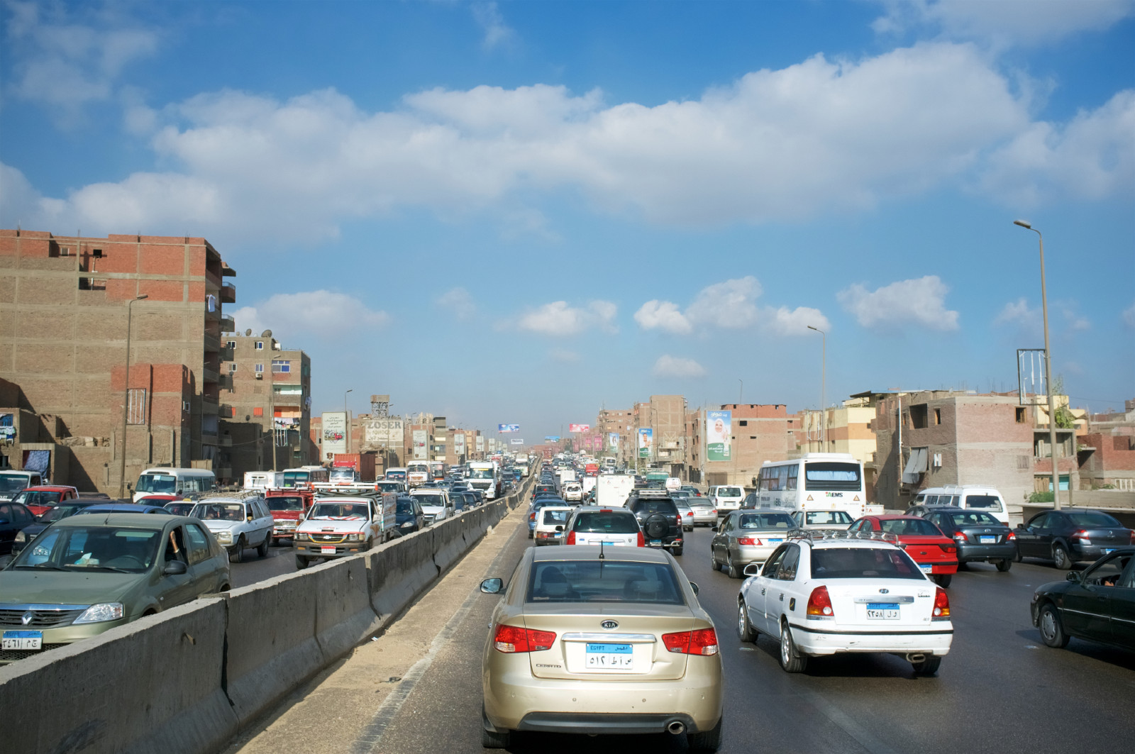 ازدحام السيارات على الطريق الدائري