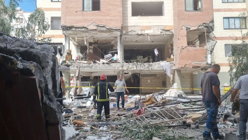 إيران تنفي وإسرائيل في دائرة الشبهات... ماذا وراء انفجار قم الغامض؟